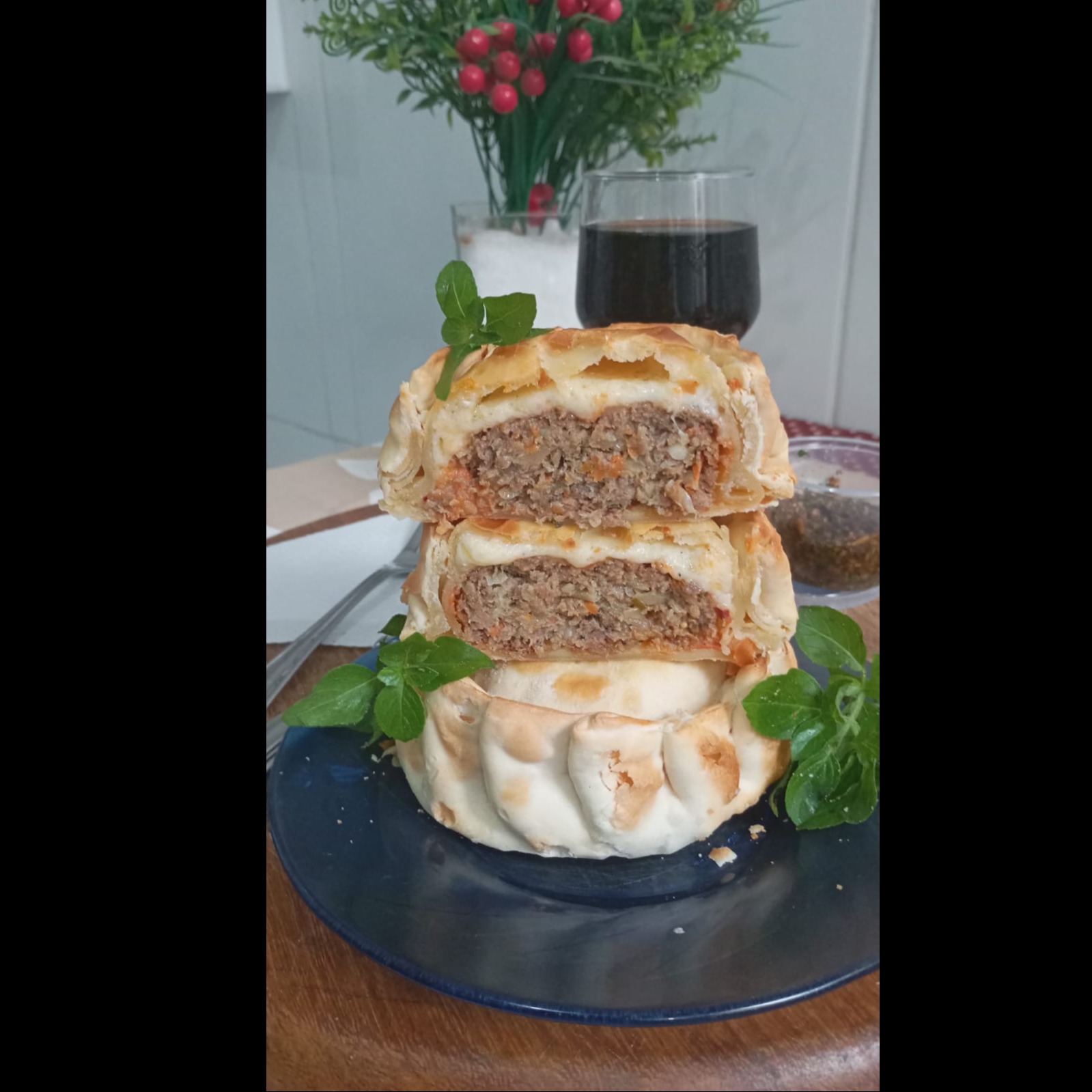 Empanada Redonda de Hamburguer Caseiro 