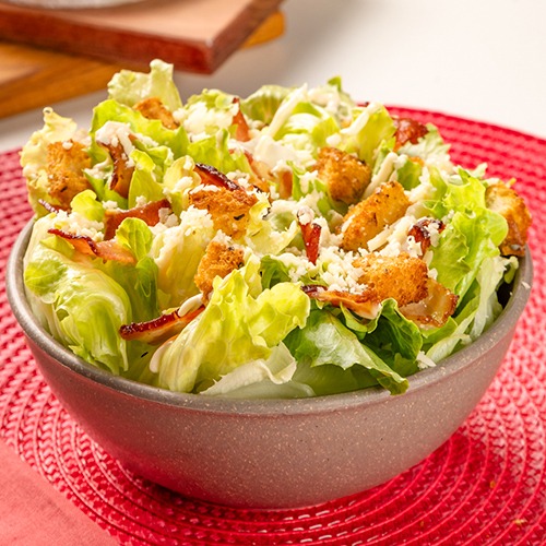 Salada Caesar com  Bacon Crocante