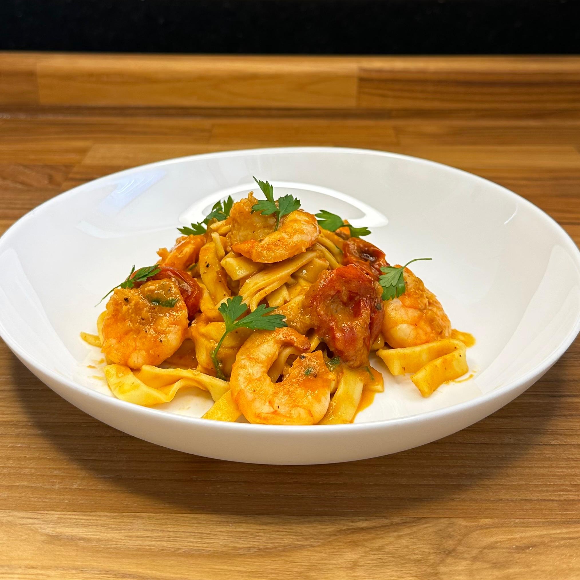 Tagliatelle de Camarão ao Molho Bisque