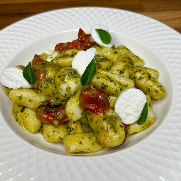 Nhoque de Ricota ao Molho Pesto