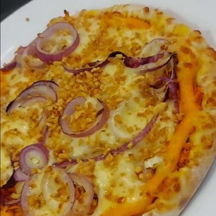 ESFIHA DE MUSSARELA COM CEBOLA