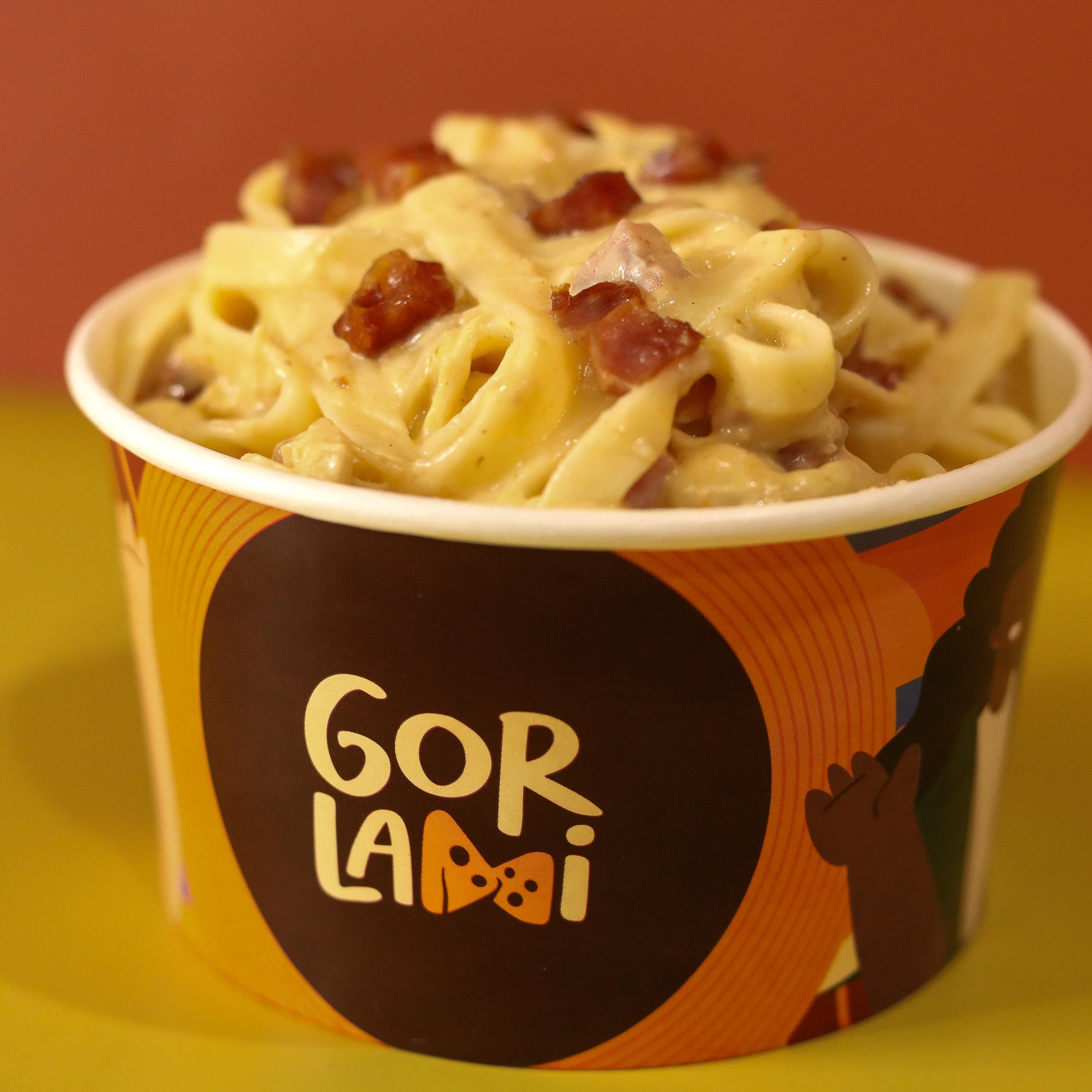 Massa Frango com Bacon no Molho de Queijo