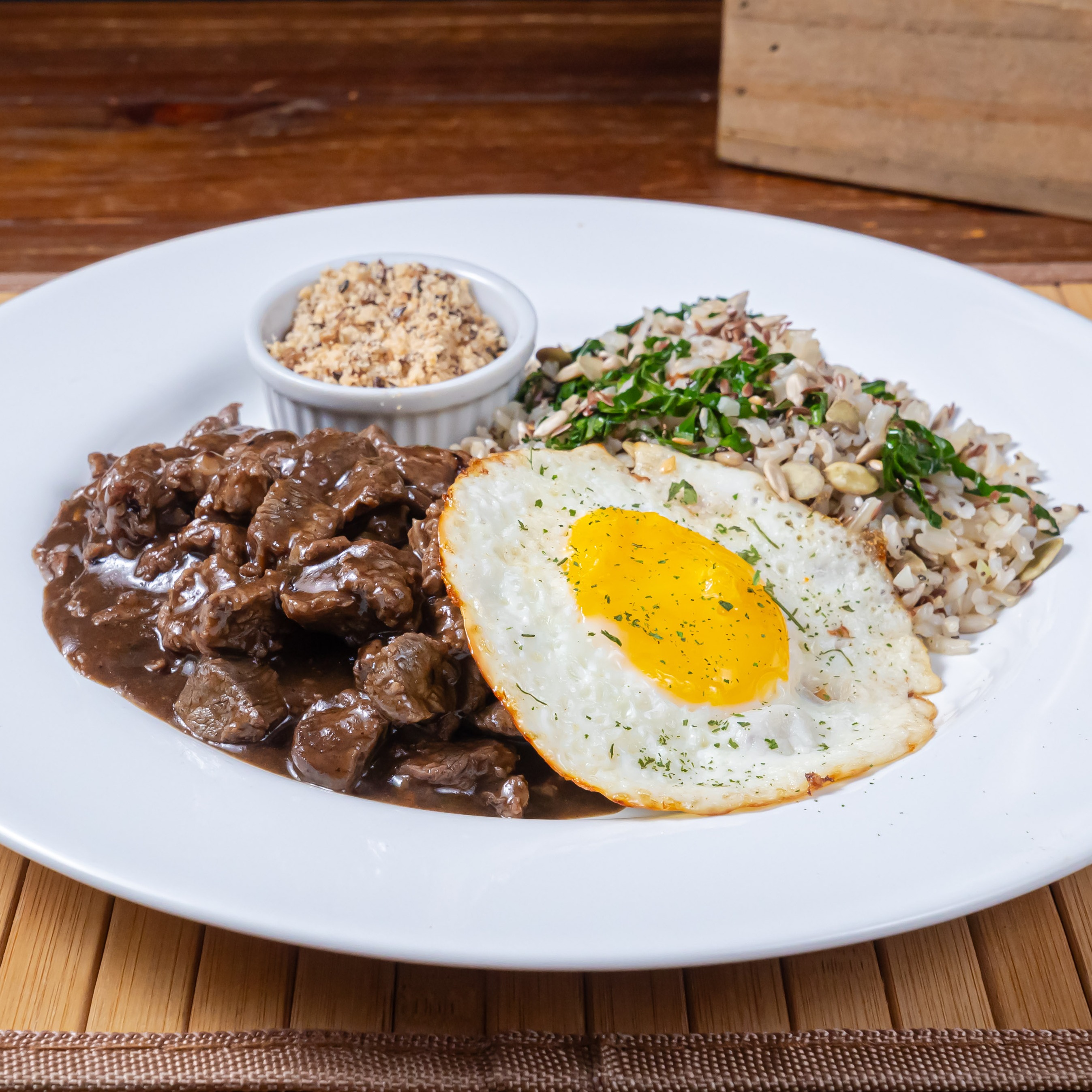 Picadinho de Filé ao Molho Demi-Glace