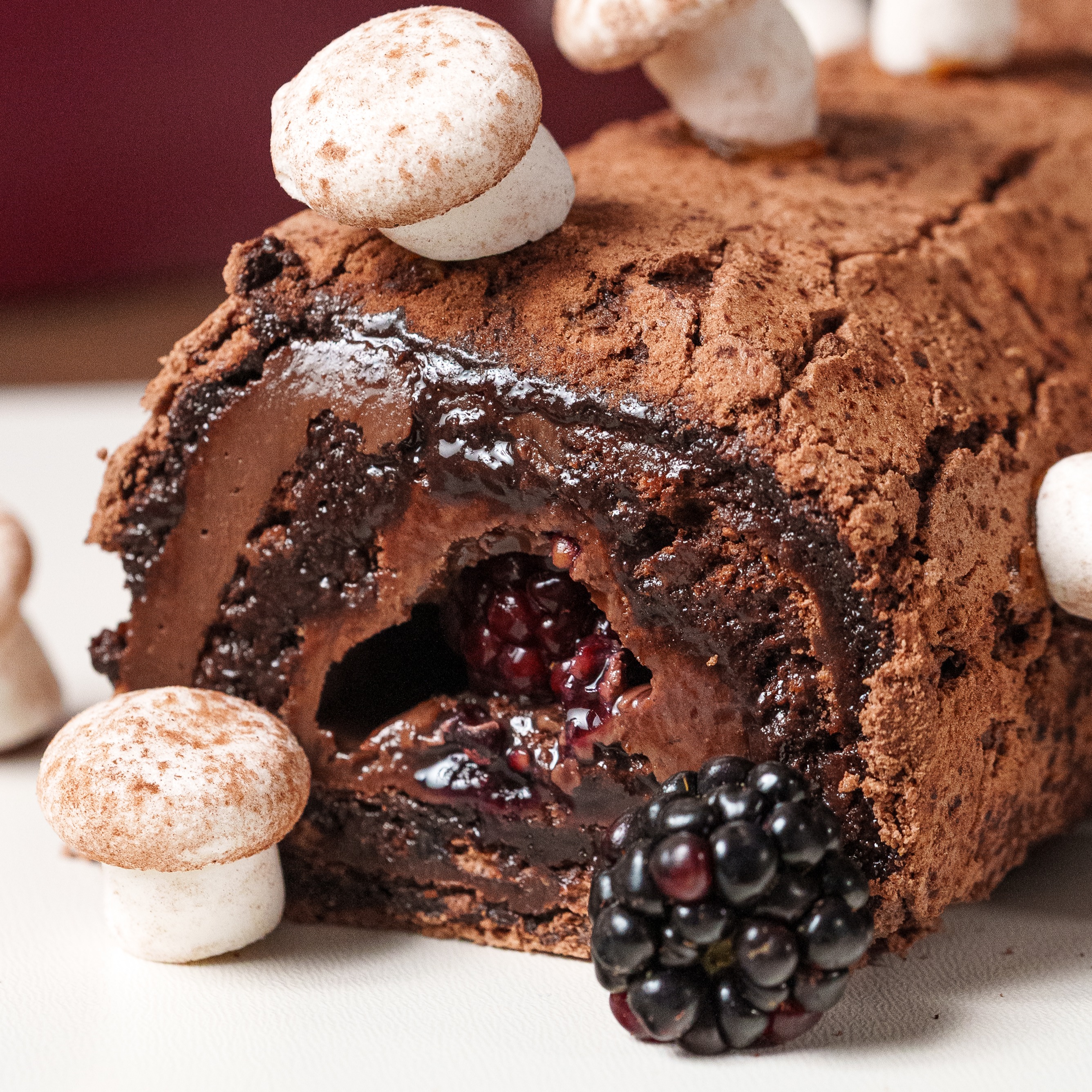 Pavlova Roll Média de Chocolate e Amoras