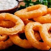 ANÉIS DE CEBOLA EMPANADA