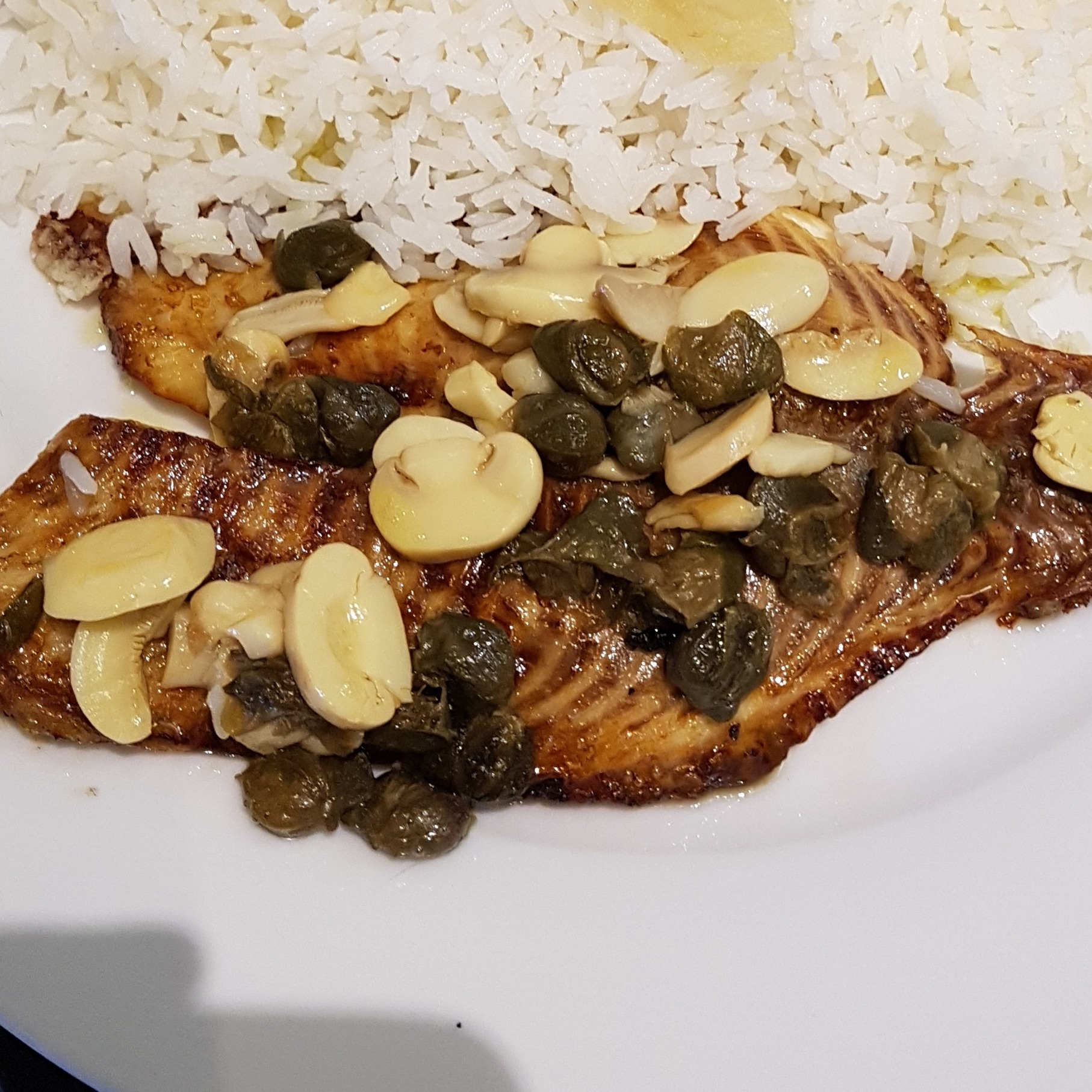 Tilápia 250g c/ molho Belle Meuniére