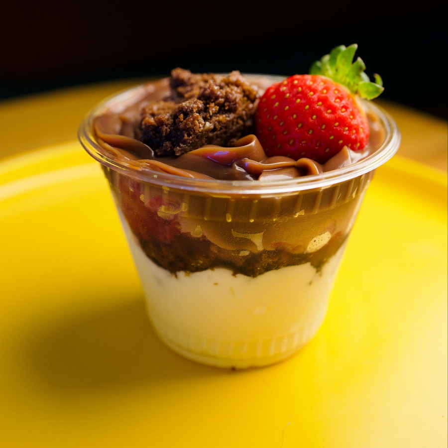 Pote da felicidade brownie com morango