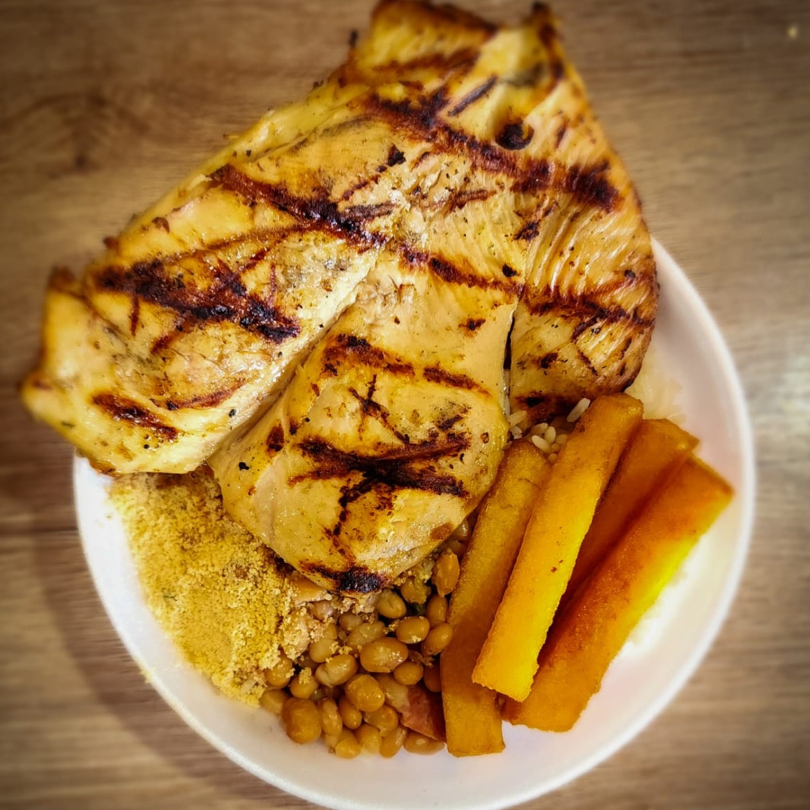 Marmitex - File de Frango Grelhado,Arroz, Feijão e Polenta Crocante