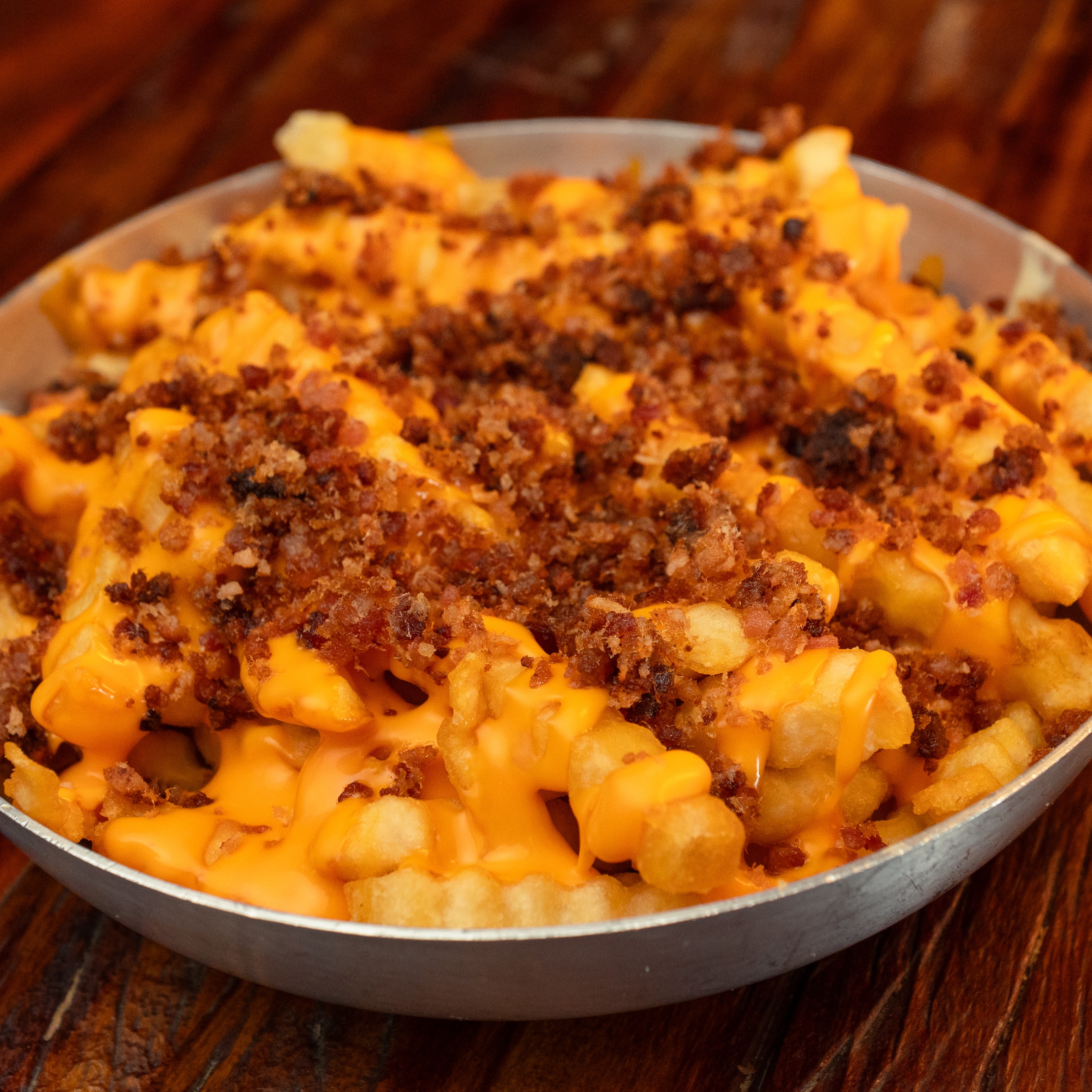 Batata Frita com Cheddar e Bacon