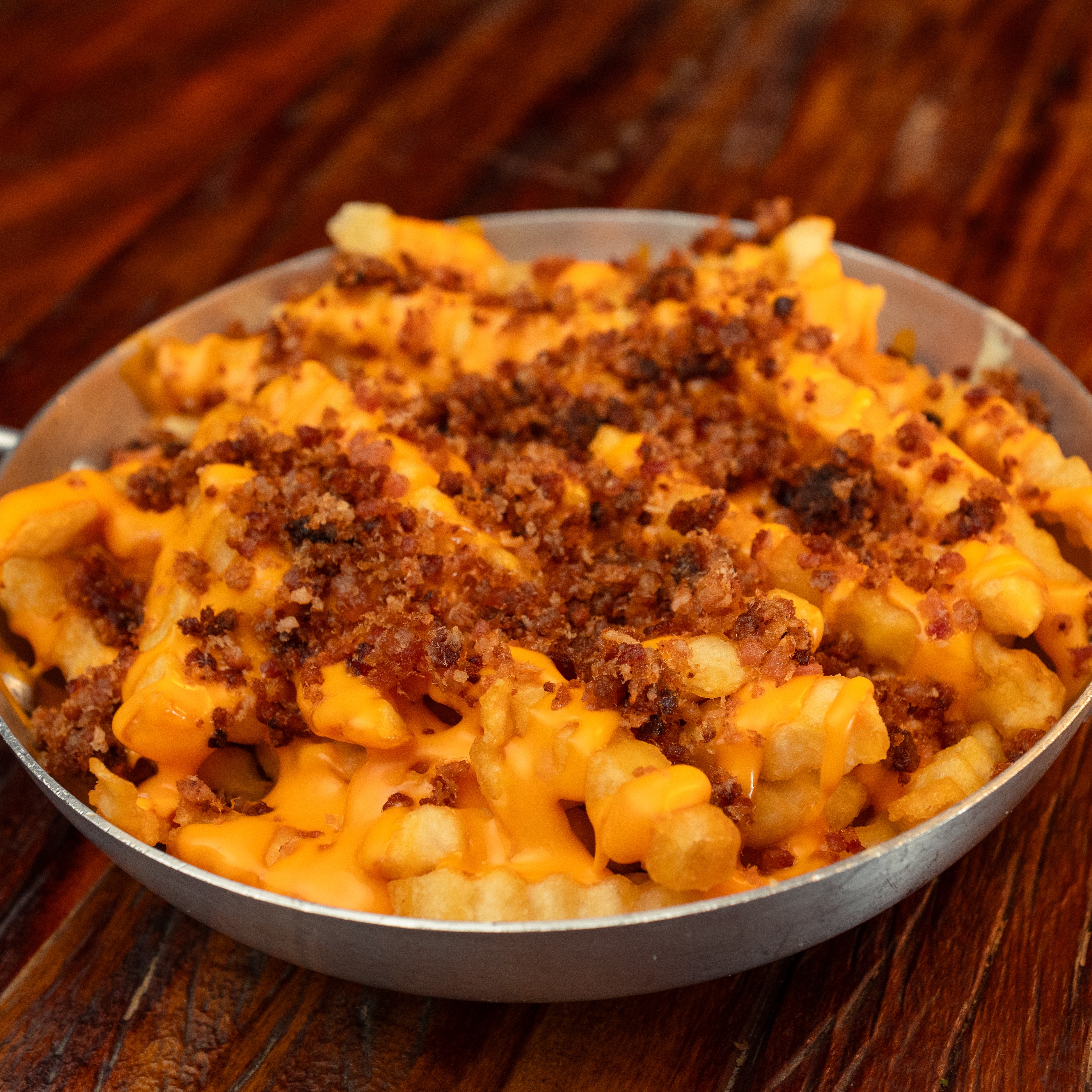 Batata Frita com Cheddar e Bacon