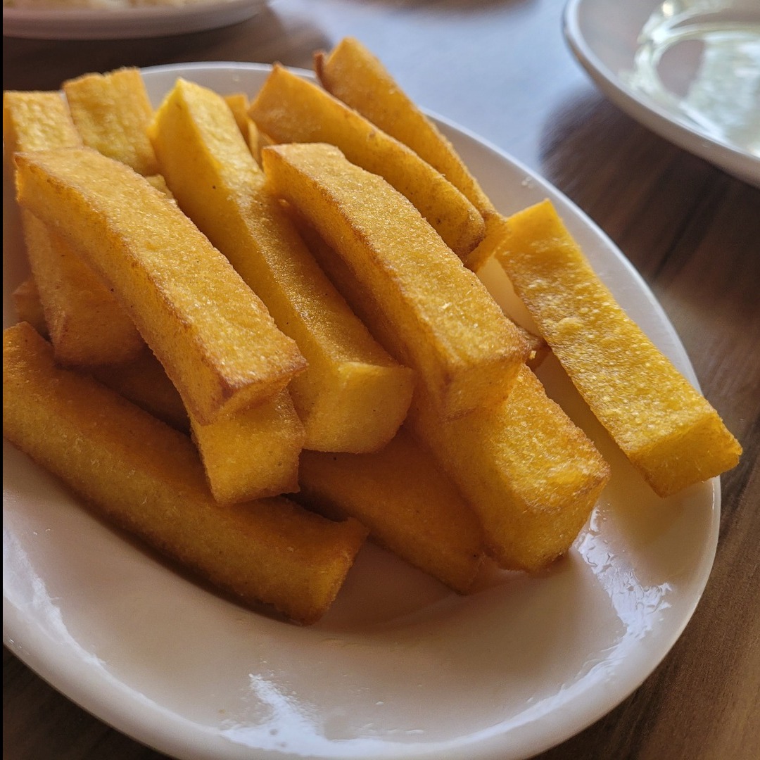 Polenta Frita 300g – Crocante por Fora, Macia por Dentro