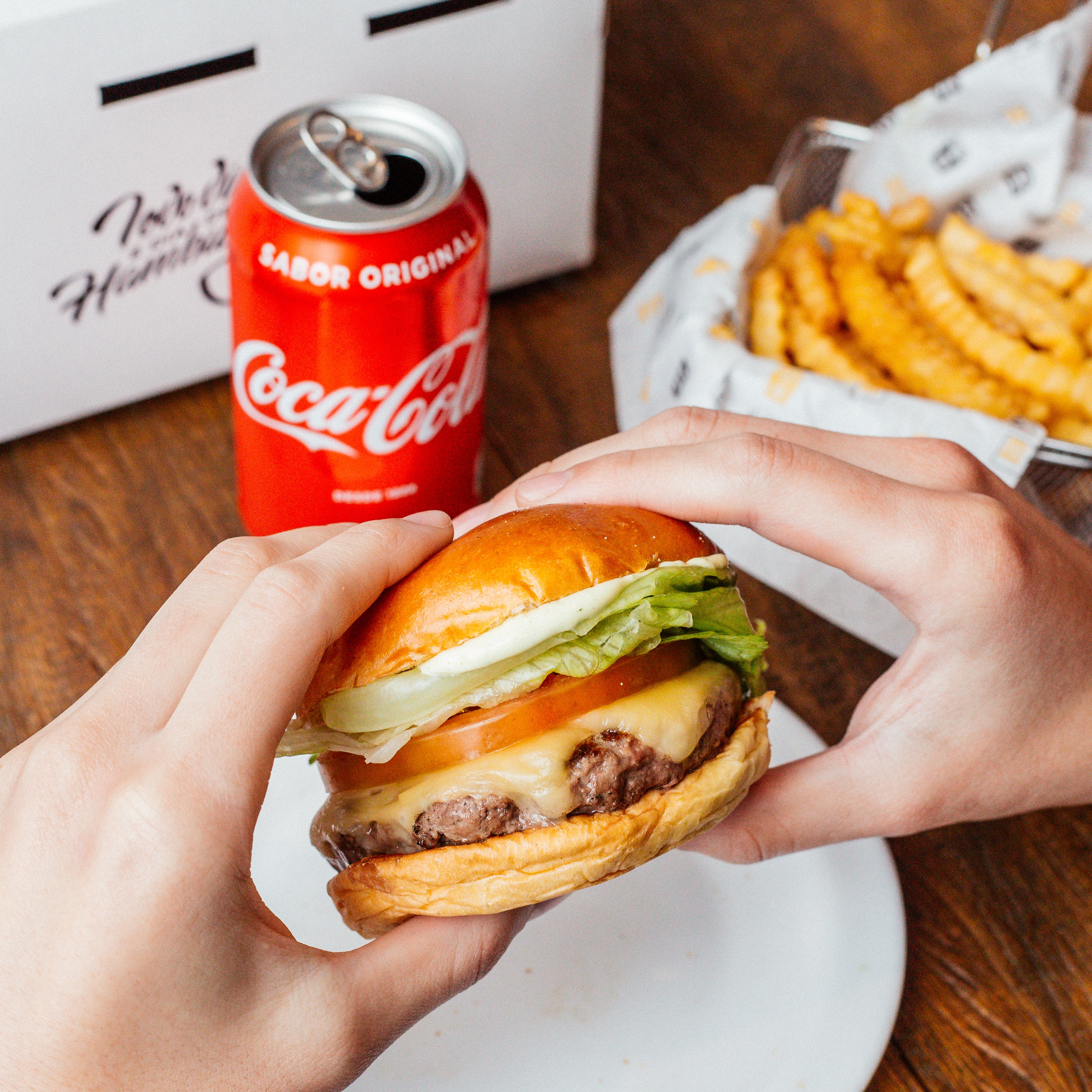 COMBO INDIVIDUAL = 1 burger + 1 batata + 1 refrigerante