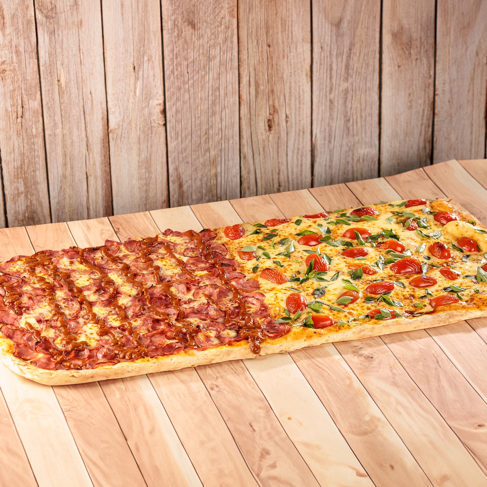 Pizza Metro Tabuleiro 1/2 Calabresa Bbq 1/2 Marguerita