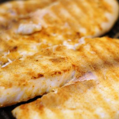 Tilápia Grelhada + Arroz + Legumes Salteados