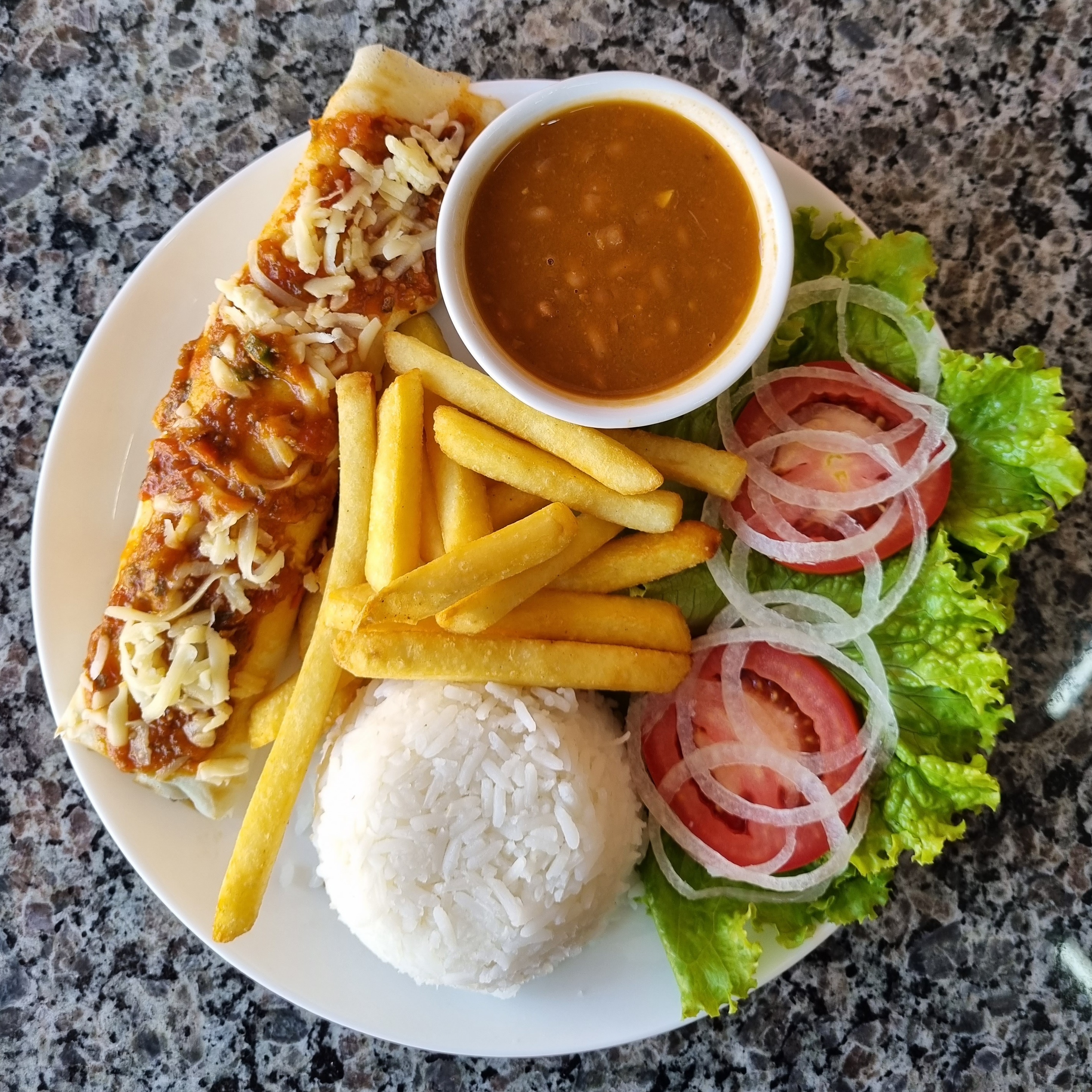 PANQUECA DE CARNE C/FRITAS (865)