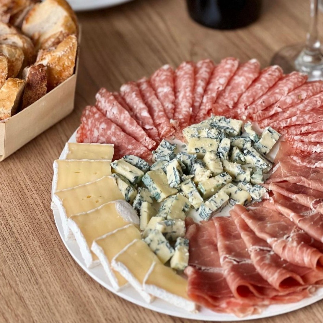 TALHO NOITE TABUA QUEIJOS & FRIOS (Serve 2 pessoas)