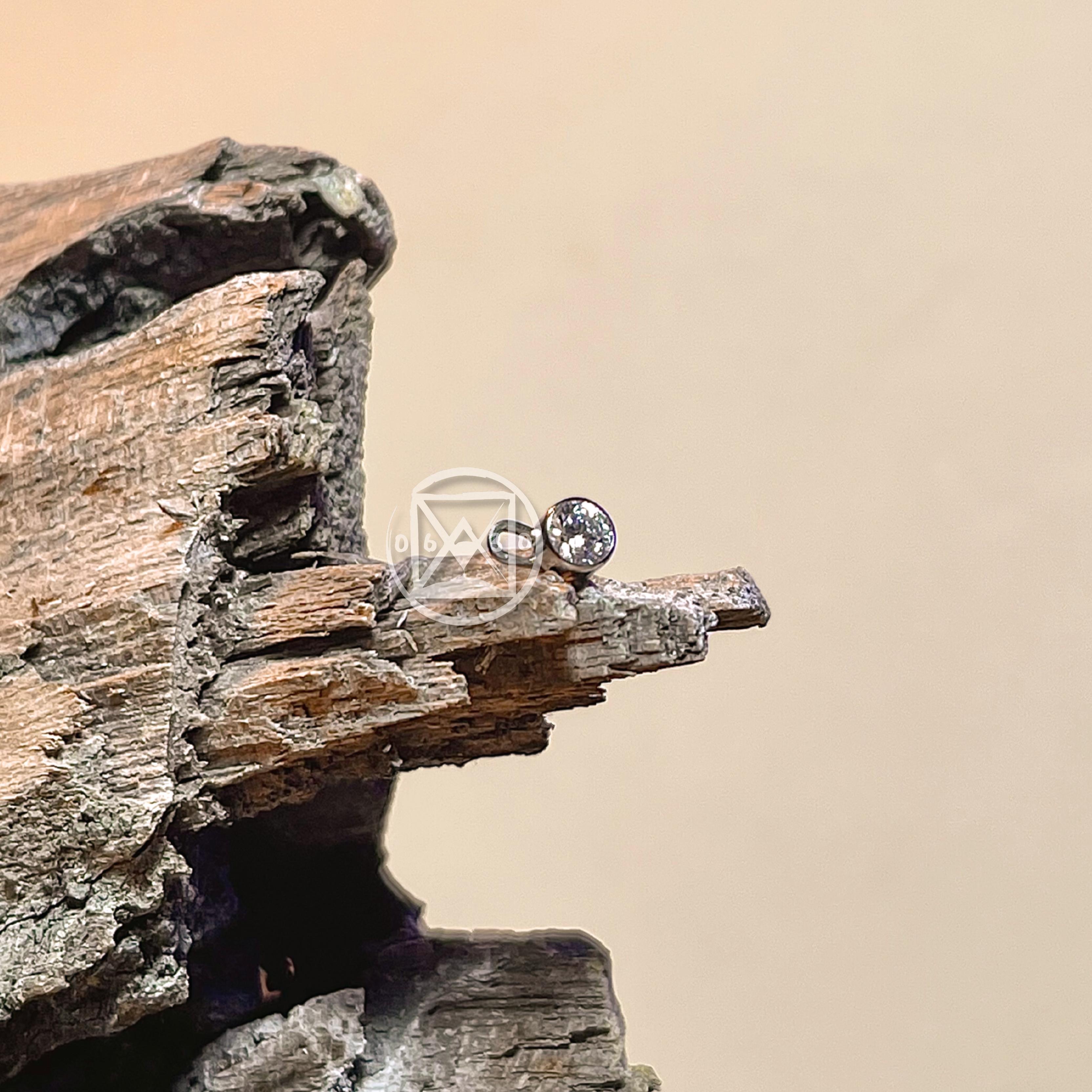 JÓIA TITÂNIO MIC. DERMAL ZIRCONIA BRANCA 