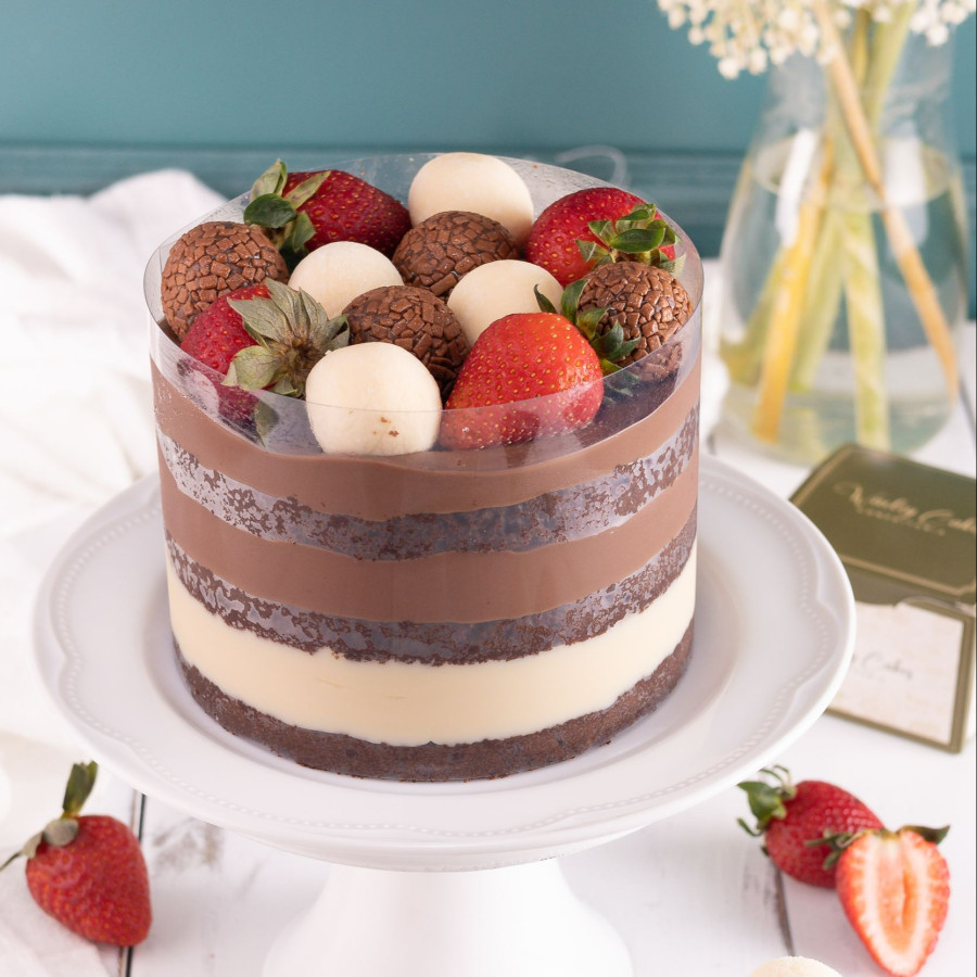 Bolo naked dueto com morango 13cm