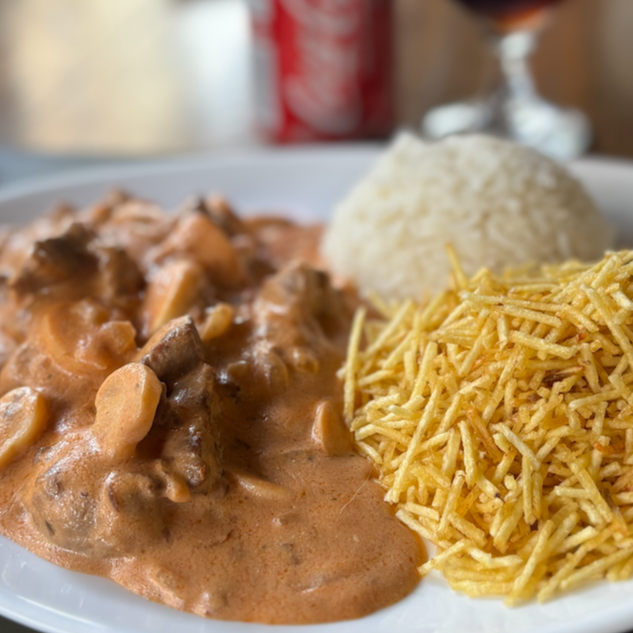 Almoço Executivo Strogonoff de Frango