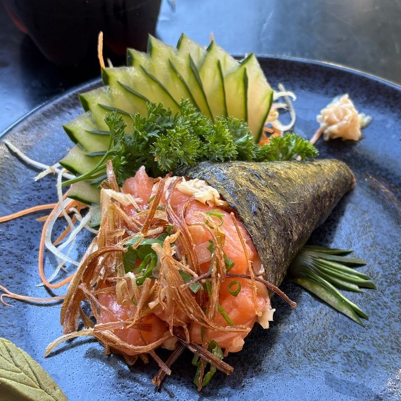 SEGUNDA - Temaki dose dupla | compre 1 e o segundo sai pela metade do preço 