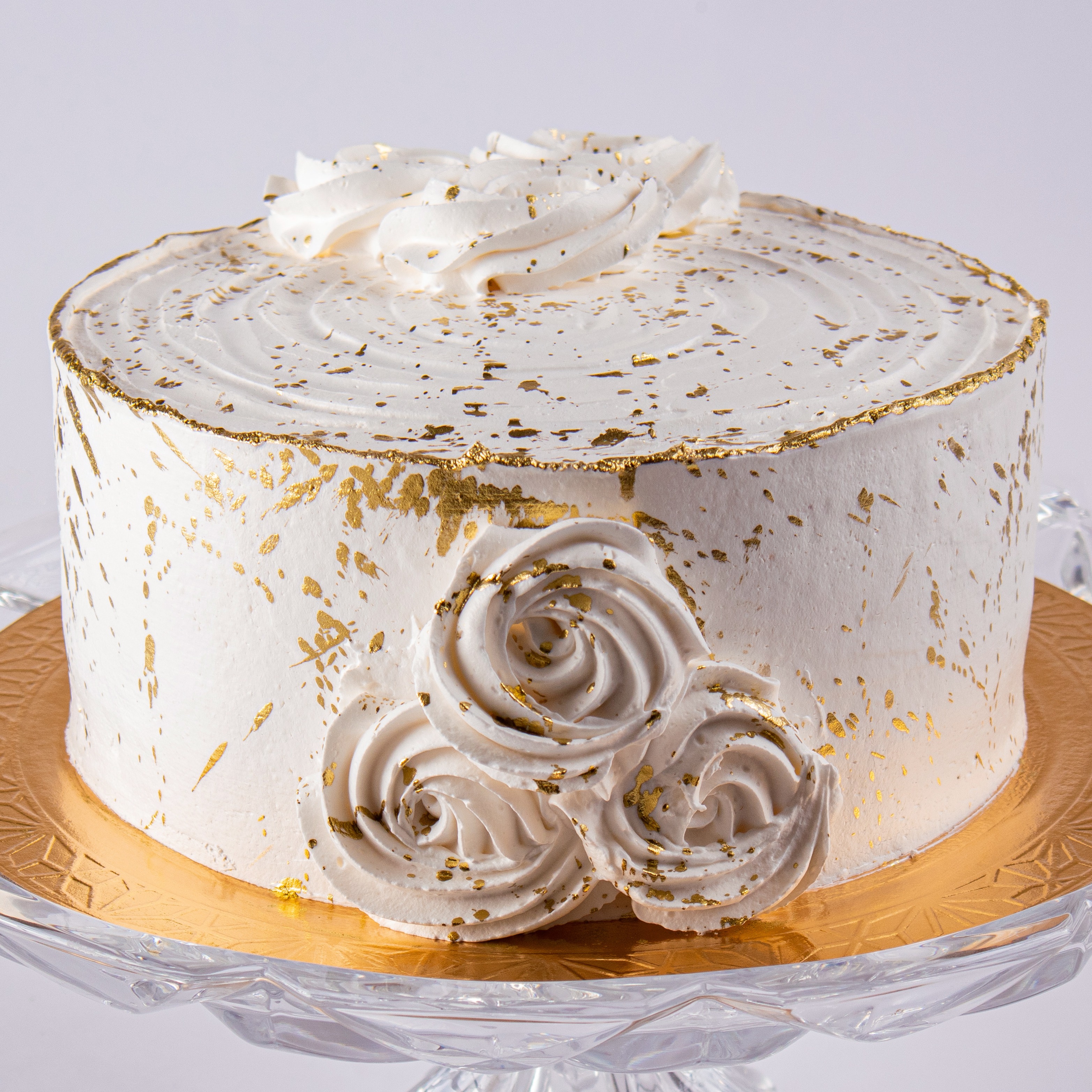 Torta Branca com Pingos Dourados (Kg)