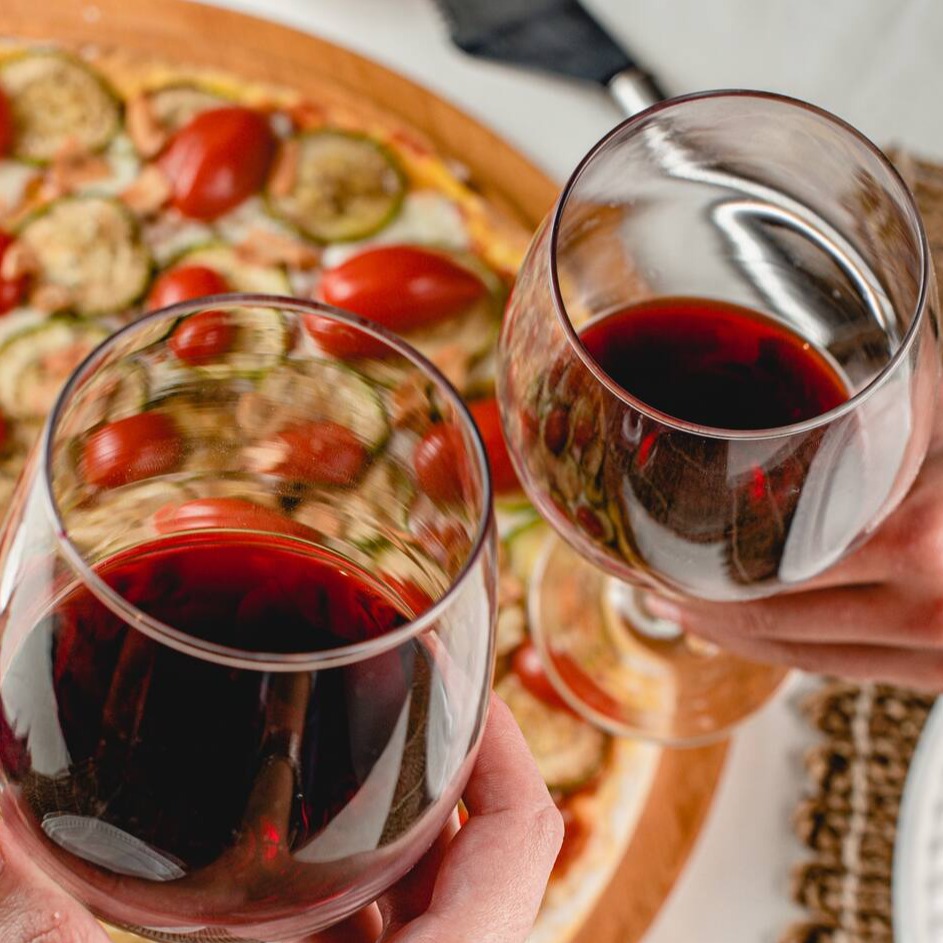 10% de desconto no Vinho na compra de 1 Pizza G