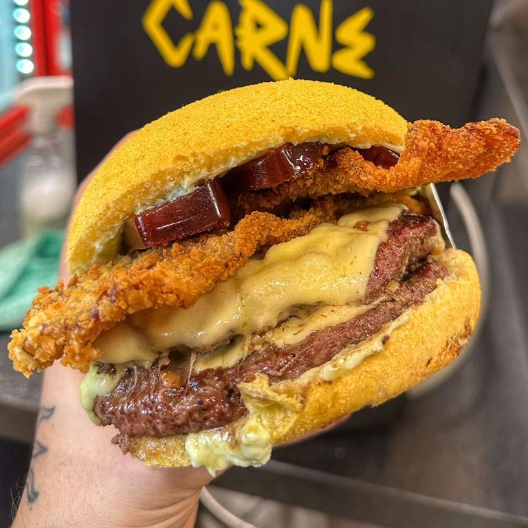 Duplo Bacon Empanado e Goiabada