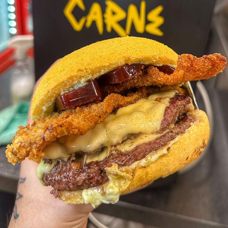 Duplo Bacon Empanado e Goiabada