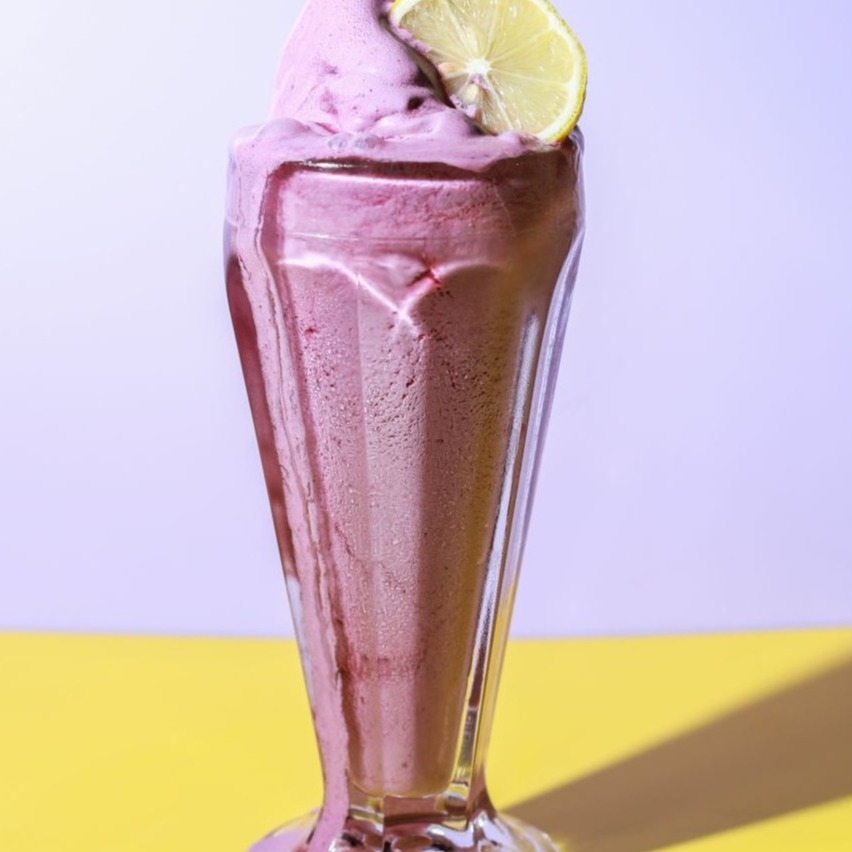 Batido de açaí com laranja.