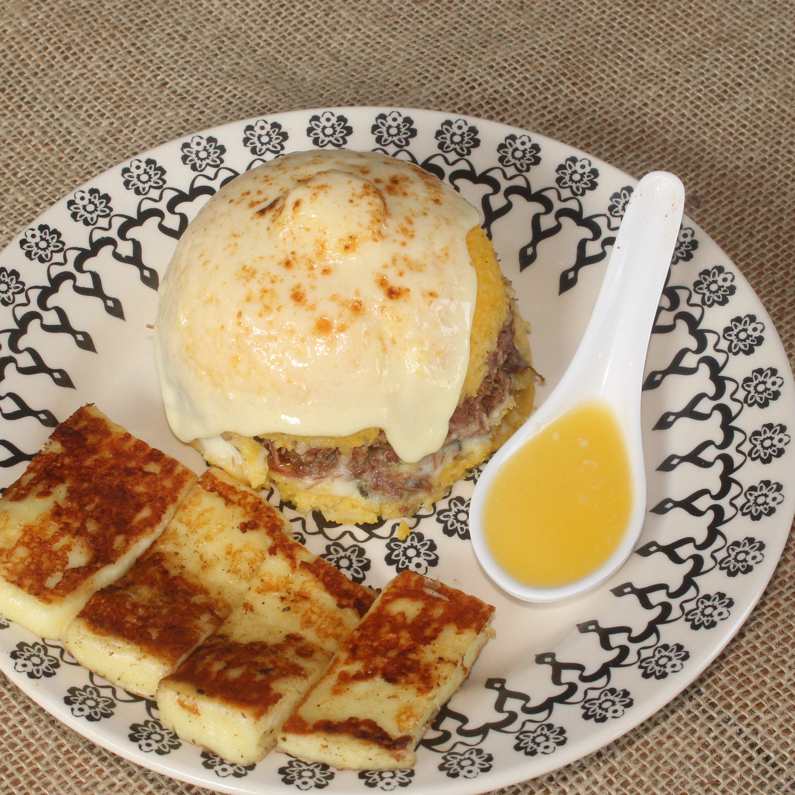 CUSCUZ C/ CARNE SECA E QUEIJO COALHO