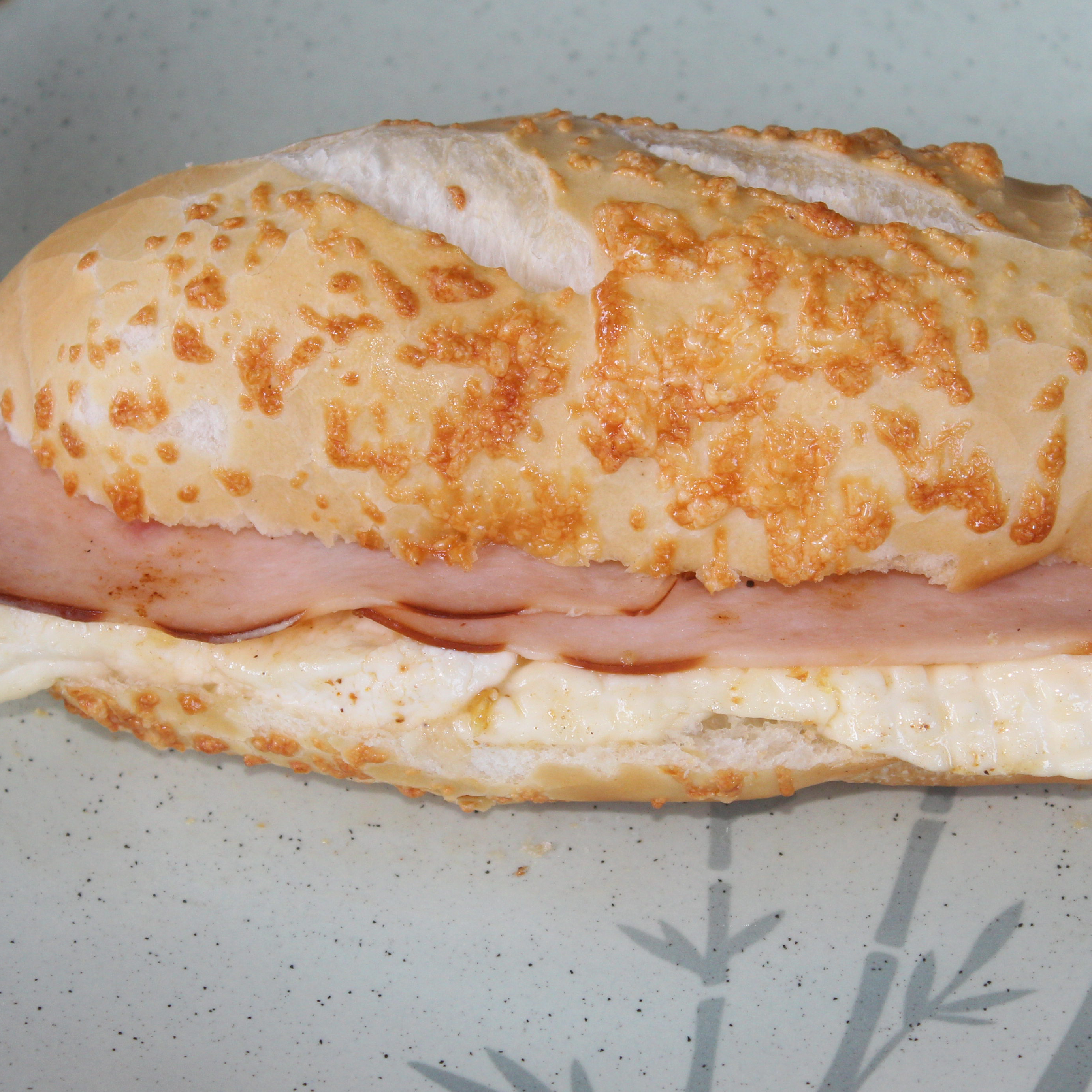pão c queijo minas e peito de peru