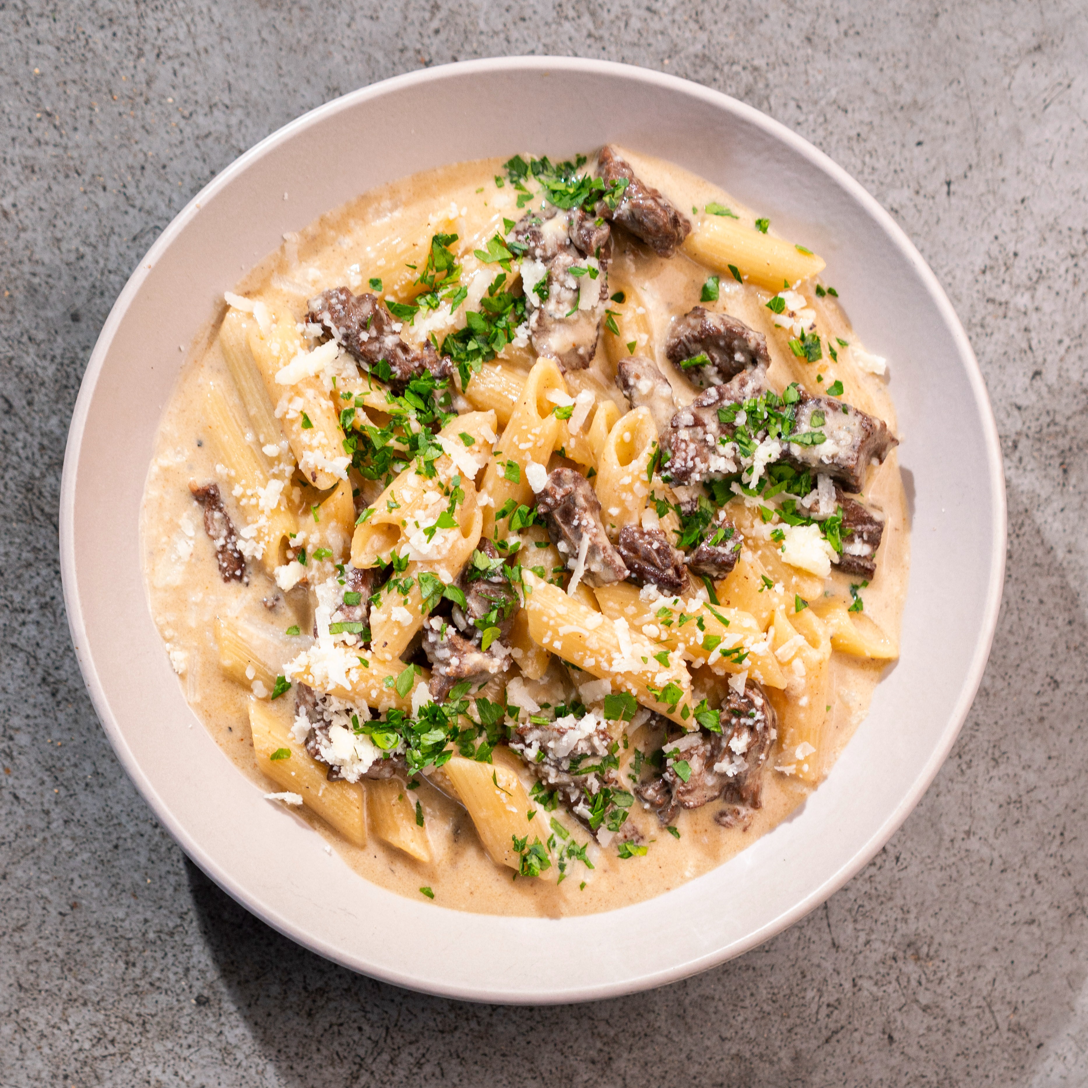 Iscas de Carne + Penne 4 Queijos 