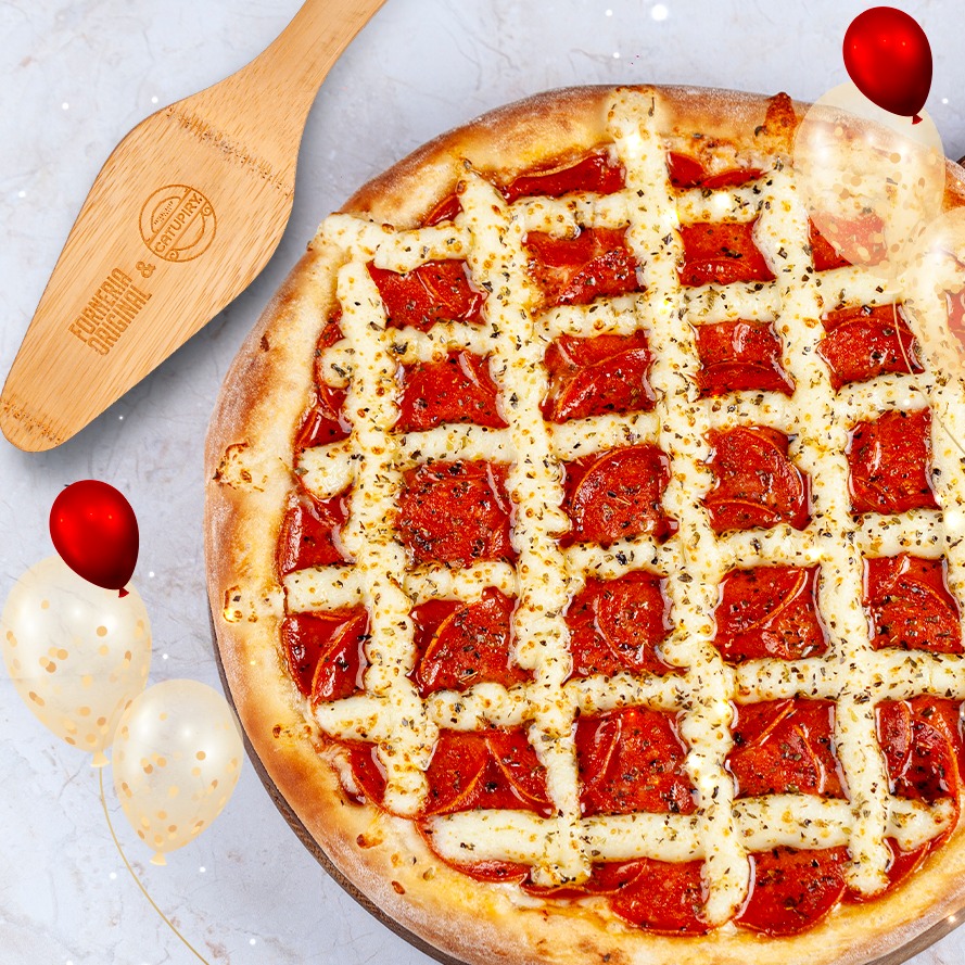 Combo de Aniversário com Catupiry: 1 Pizza Salgada 40cm + Brinde Original de presente!