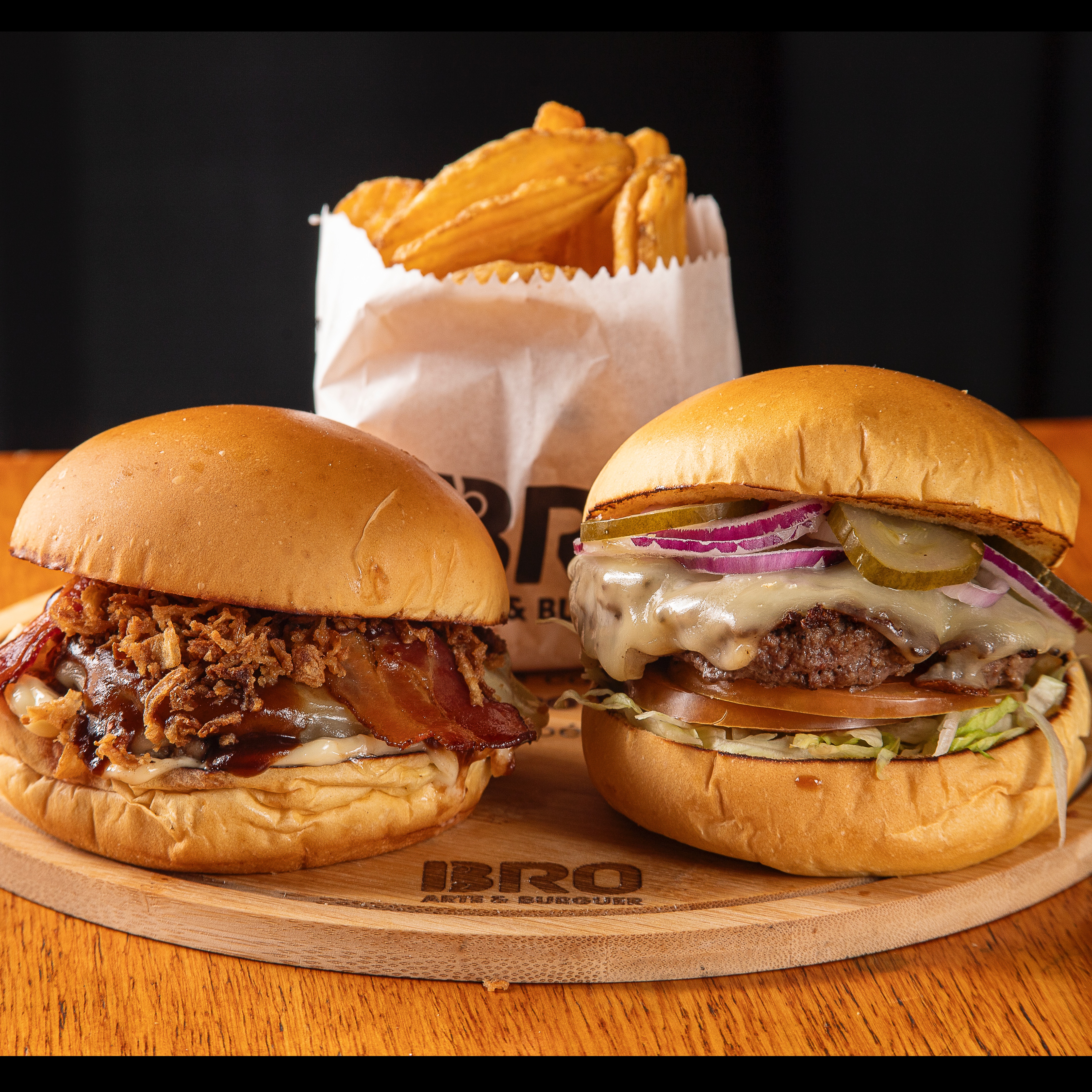 Leve 2 Burgers + Fritas