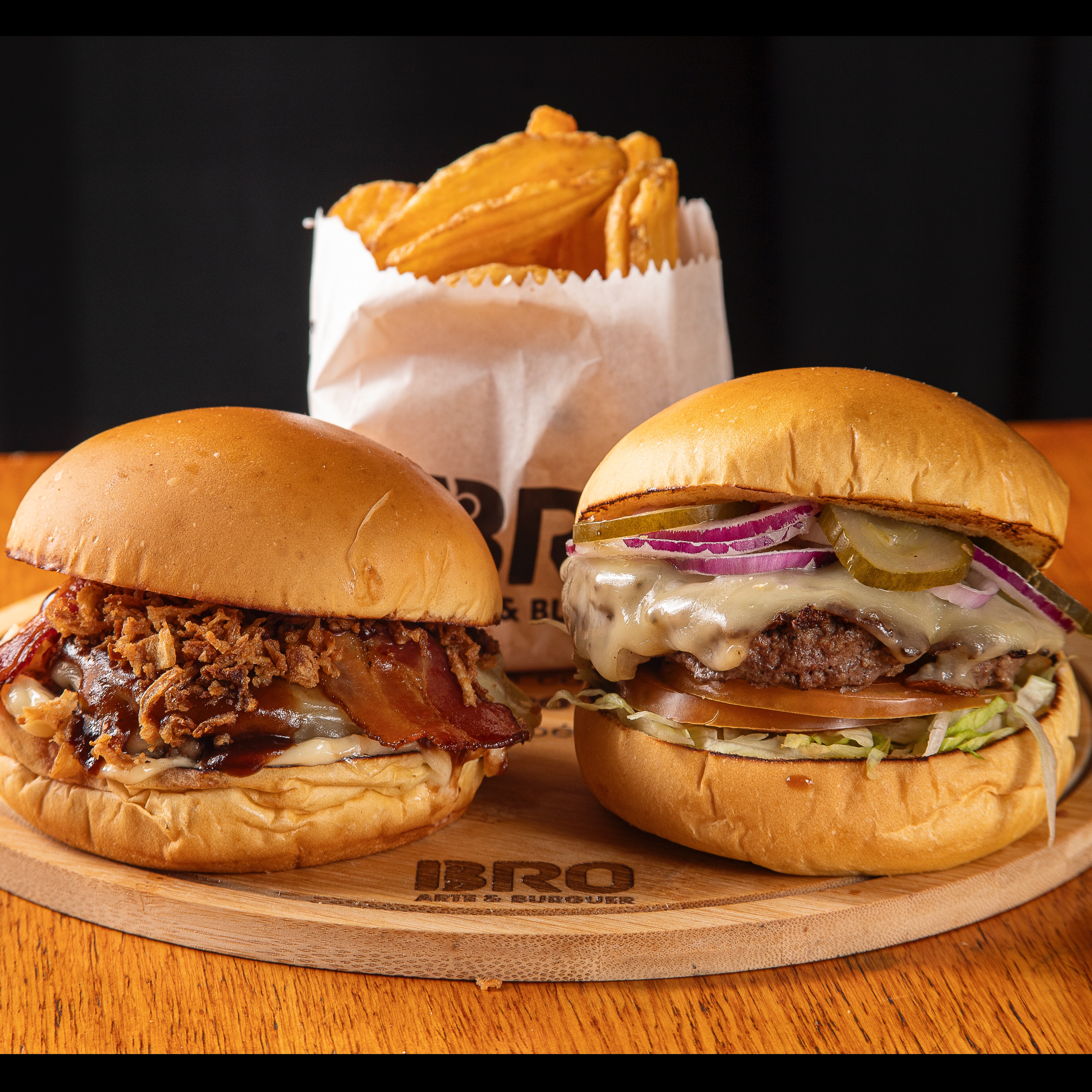Leve 2 Burgers + Fritas