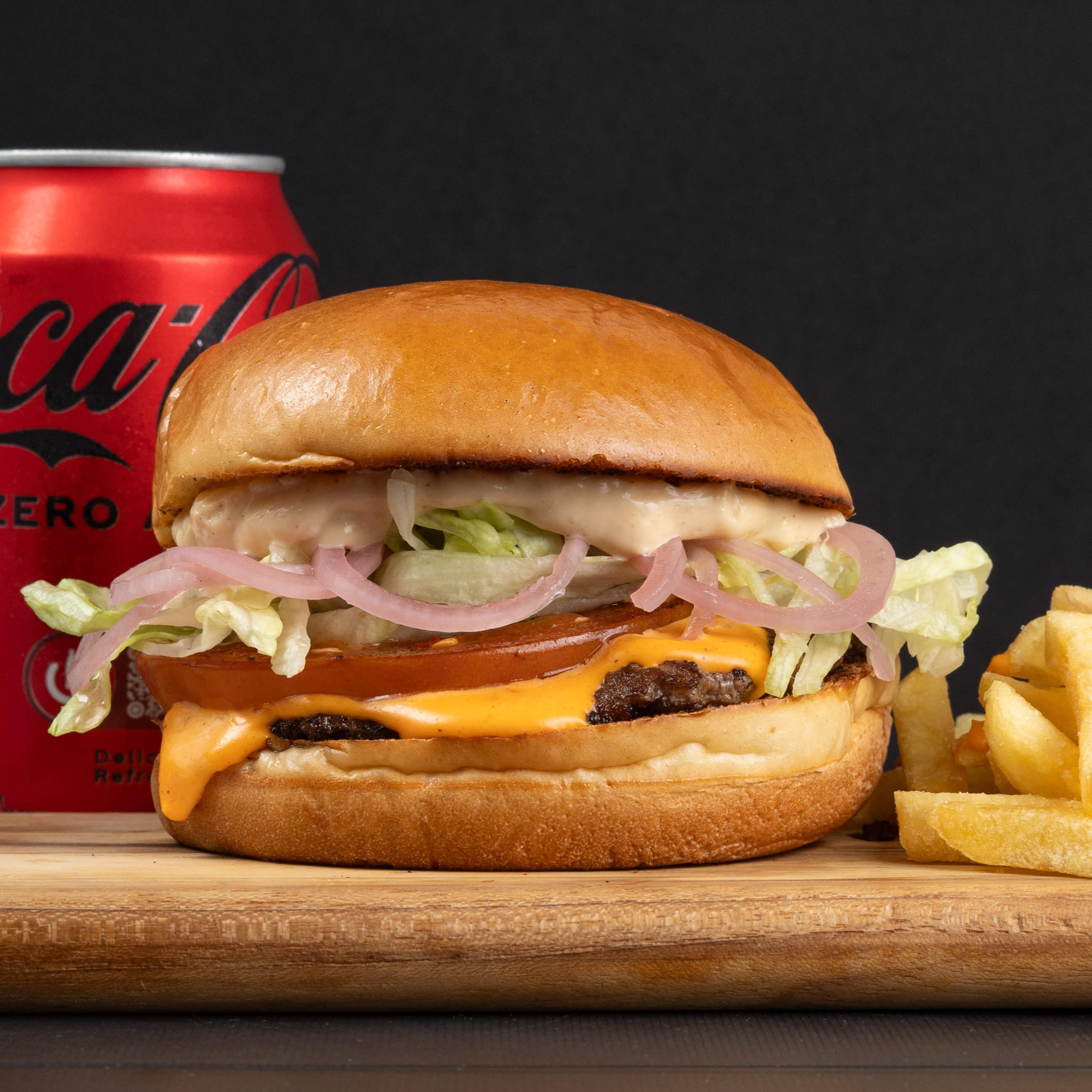 Combo Smash Cheeseburger Salada + Batata + Refrigerante (lata 350 ml)