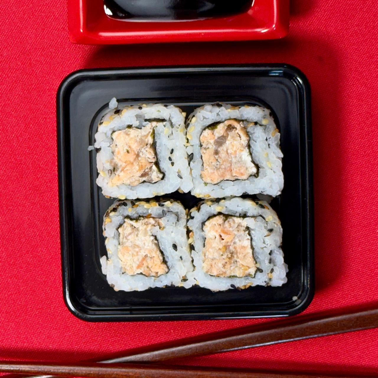 Meio Uramaki Salmão Grelhado (4 peças)