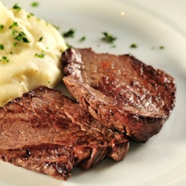 Escalopes + Purê de Batatas + Legumes Salteados