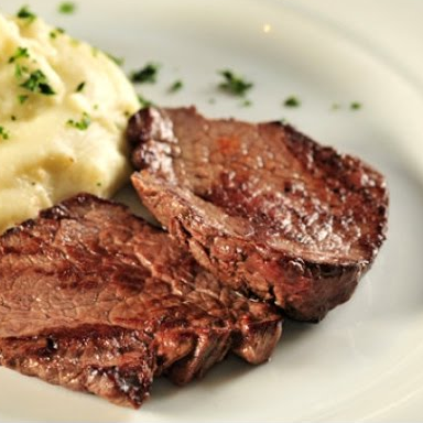 Escalope + Purê de Batatas + Legumes Salteados