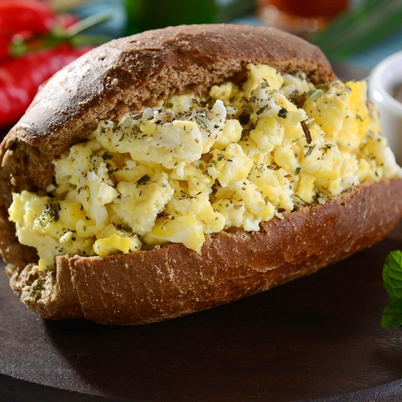 Pão com ovo