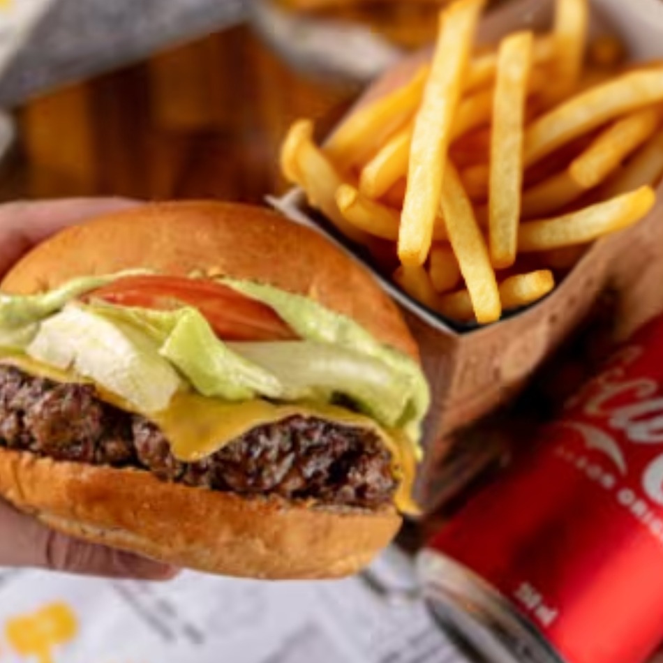 Combo X-Salada + Batata Frita + Coca-Cola Lata 350ml