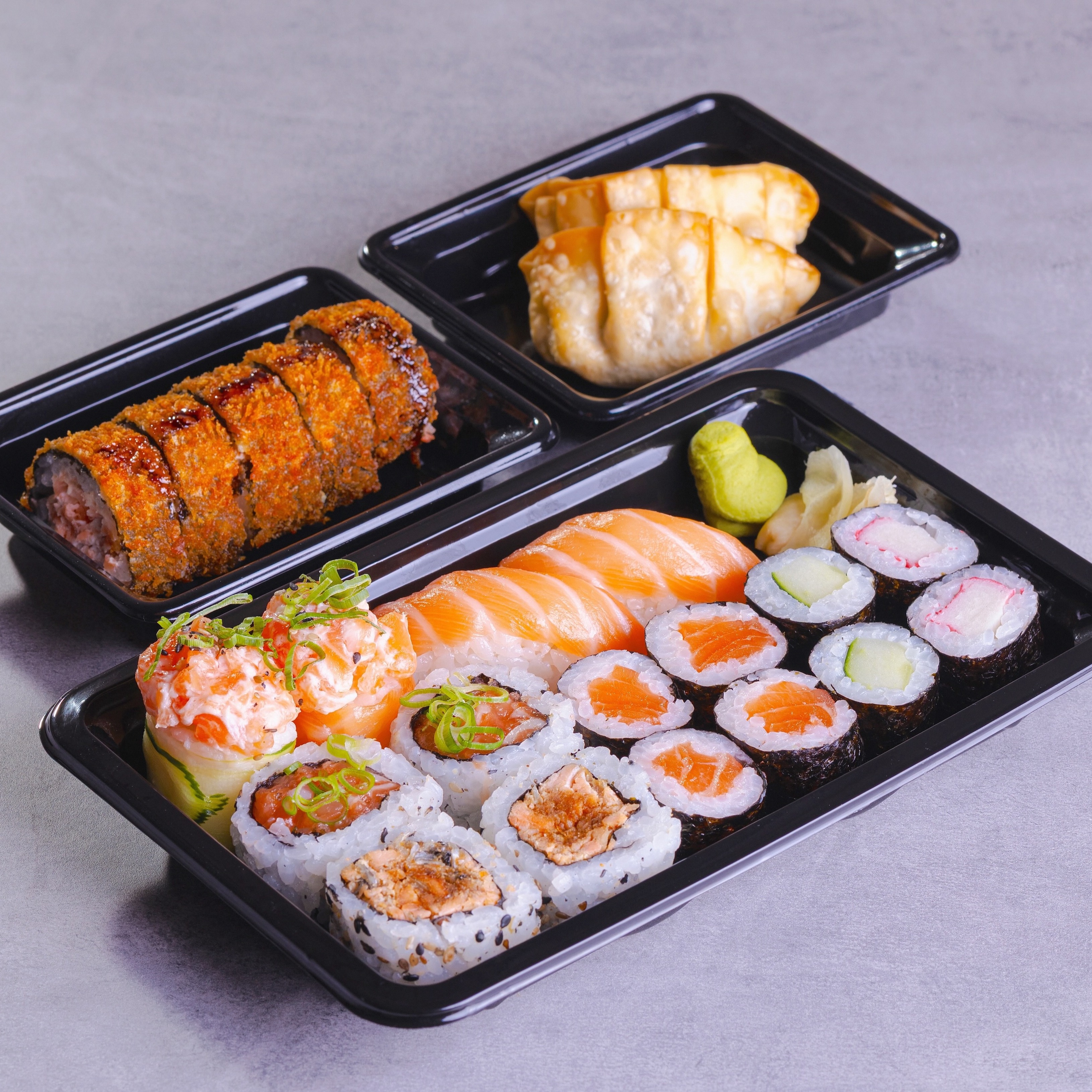 Fuji + 1/2 Hot tradicional salmão + 2un Guioza