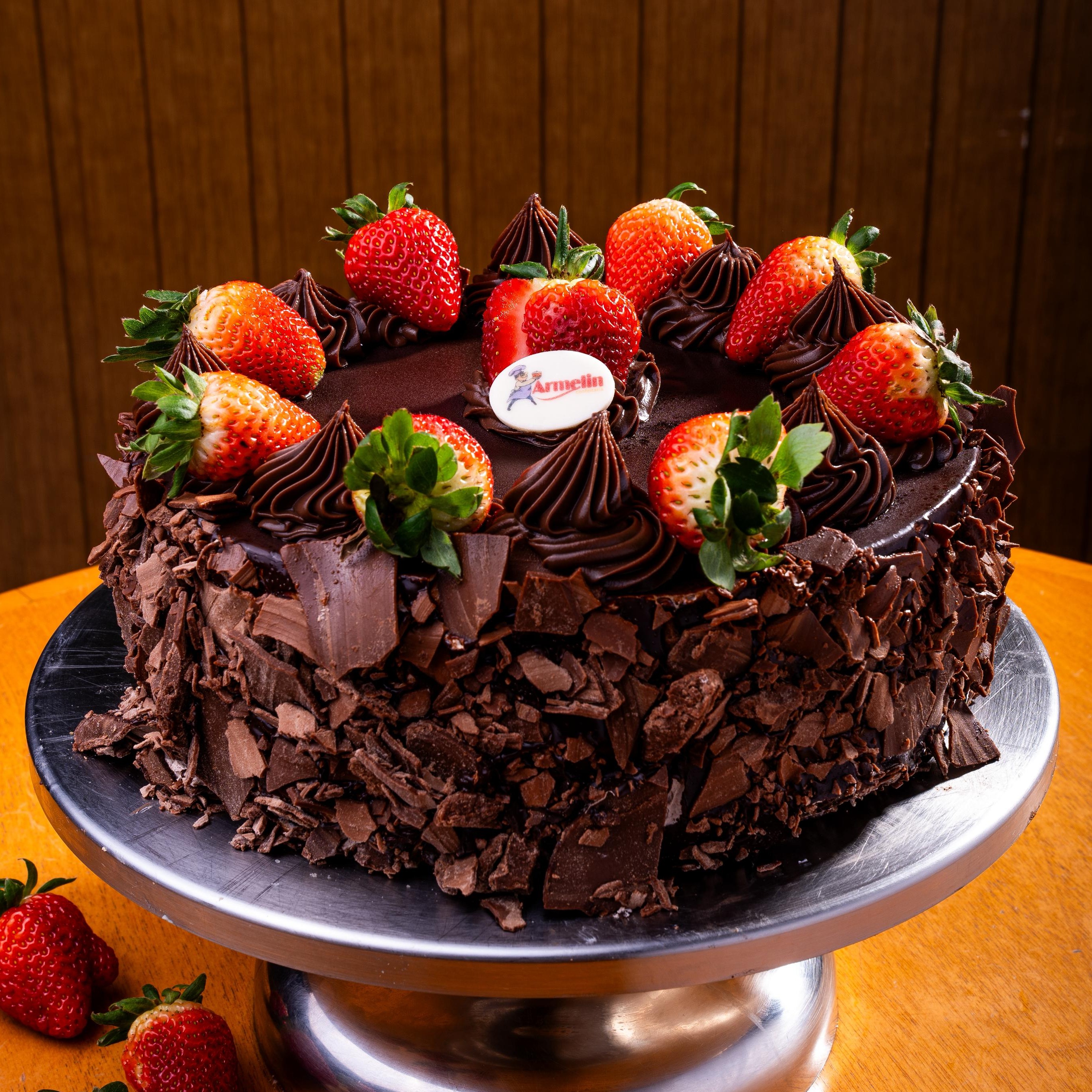 Torta de Chocolate Belga com Morangos