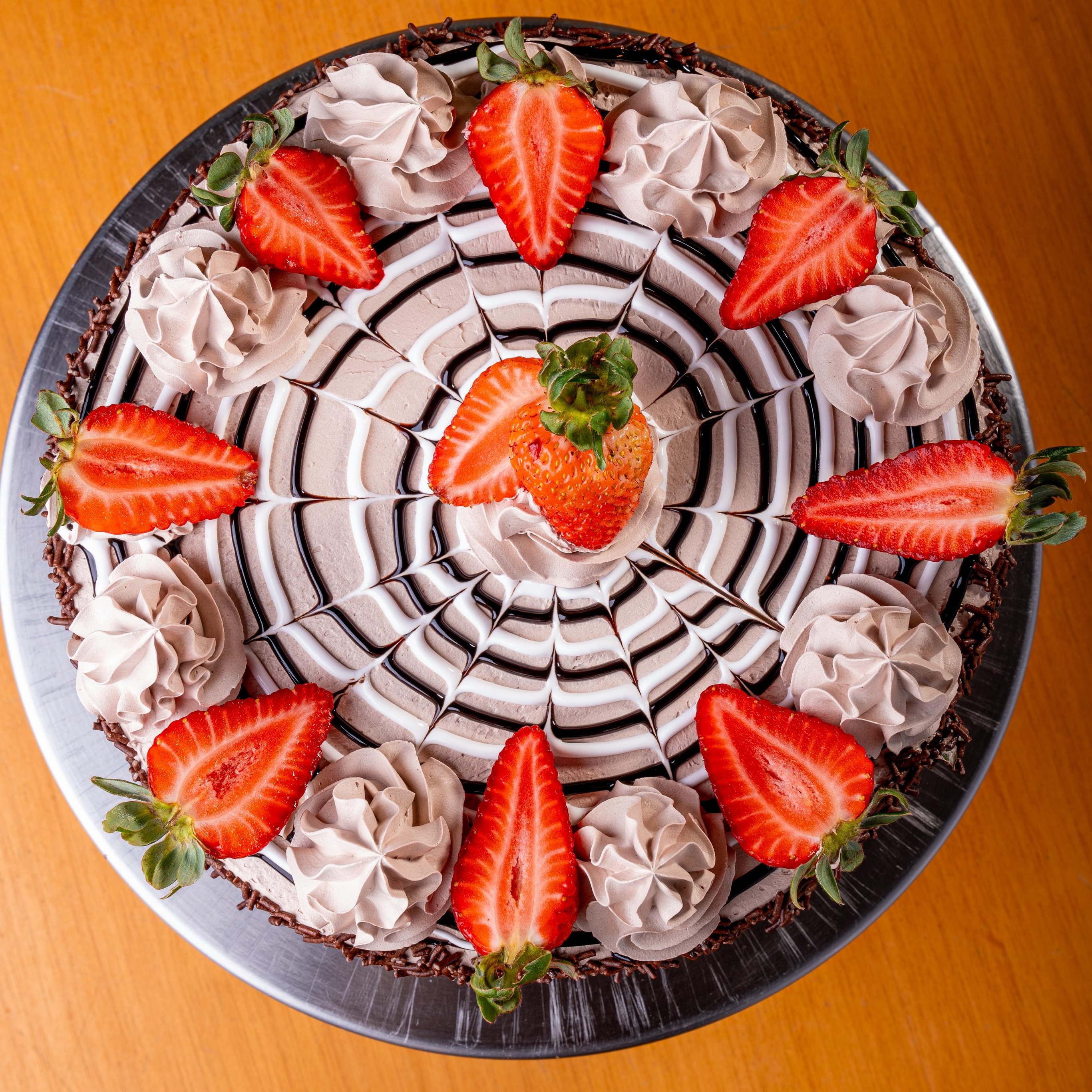 Torta Brigadeiro Gourmet com Morangos