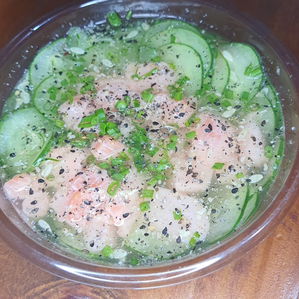 Sunomono  com Salmão