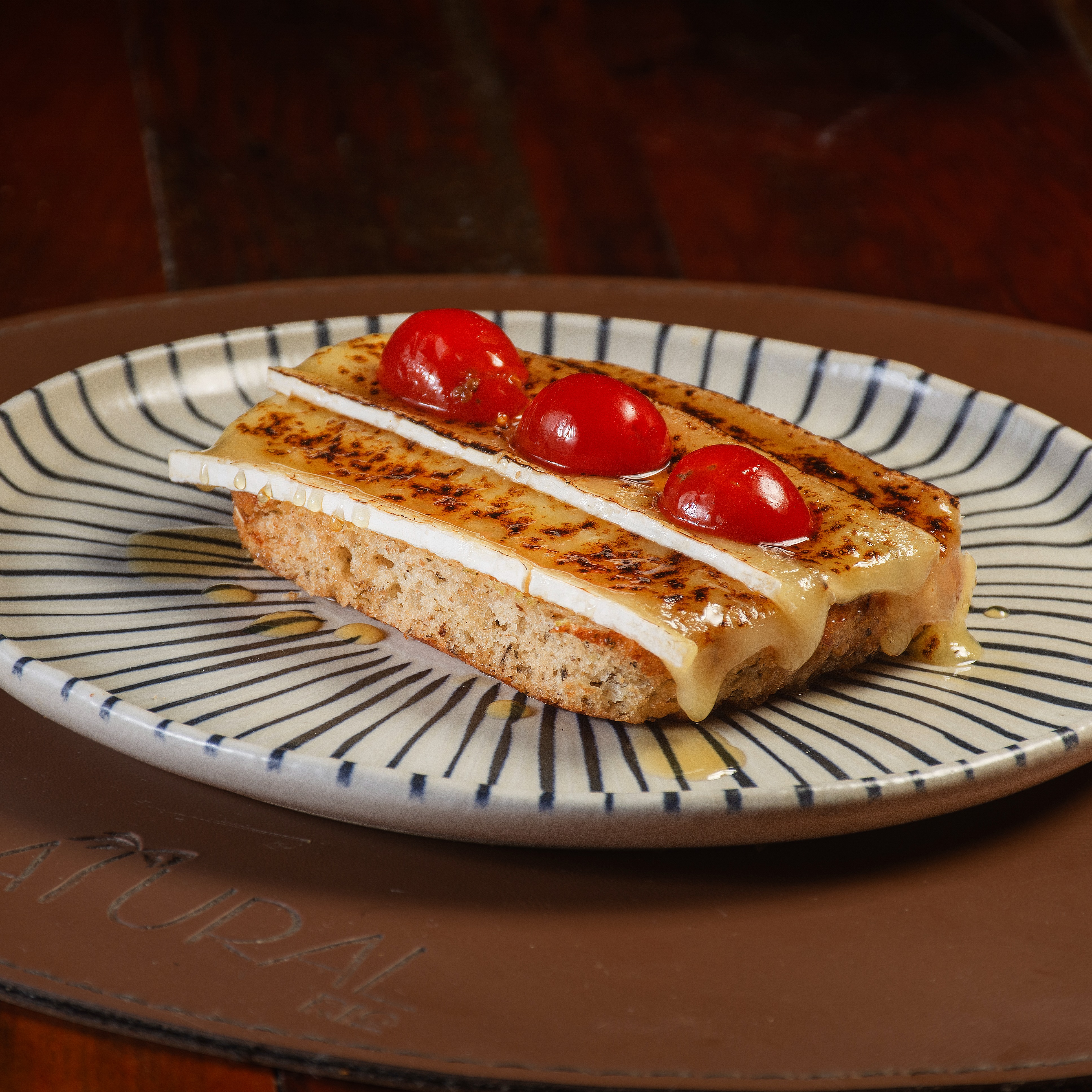 Bruschetta de Brie trufada