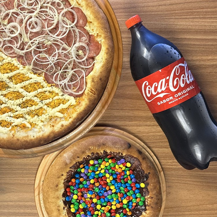 1 Pizza Salgada 40cm + 1 Pizza Doce 25cm + 1 Bebida 2l (Grátis)