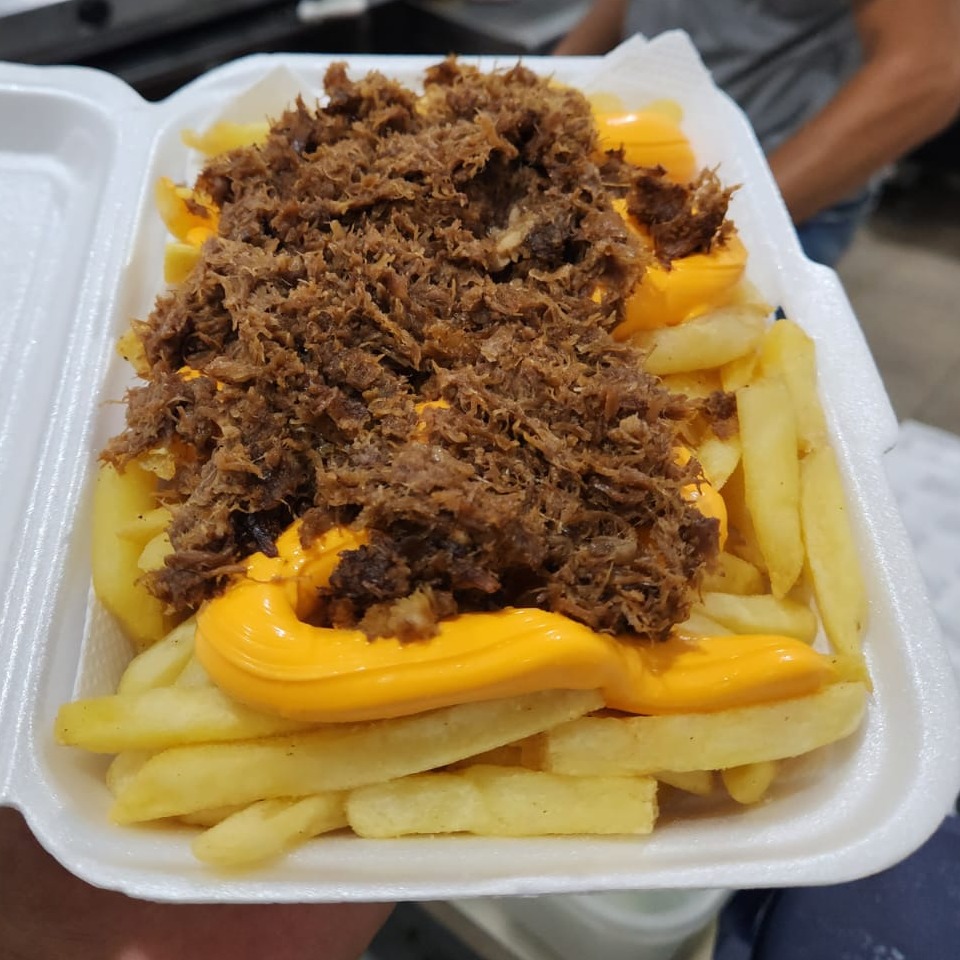 BATATA COM COSTELA E CHEDDAR