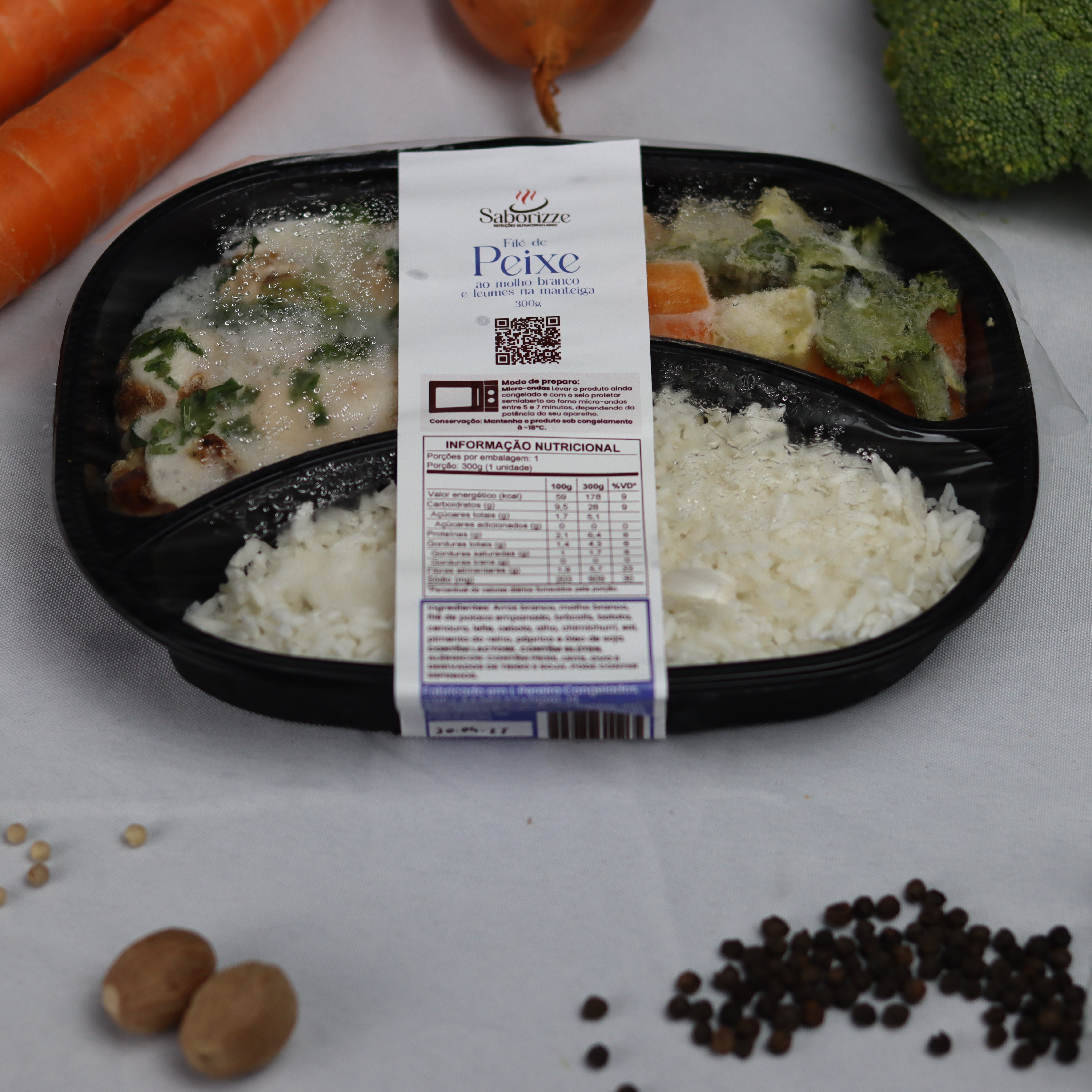 ISCAS DE PEIXE MOLHO BRANCO E LEGUMES NA MANTEIGA 300G