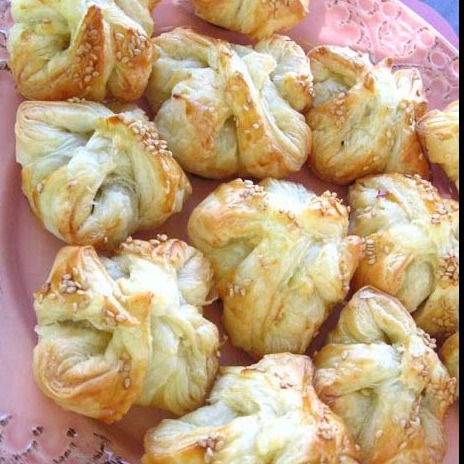 Trouxinha Folheada de Presunto e Queijo